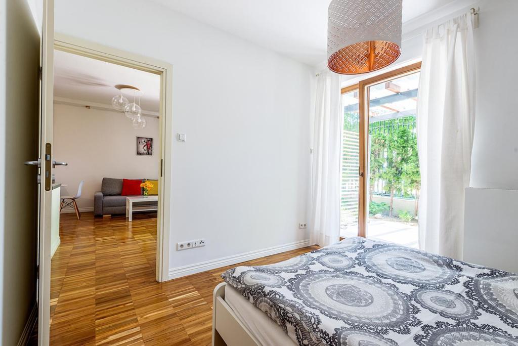 Apartment Powisle With Garage Варшава Екстериор снимка