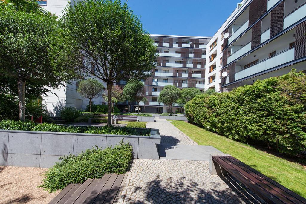 Apartment Powisle With Garage Варшава Екстериор снимка